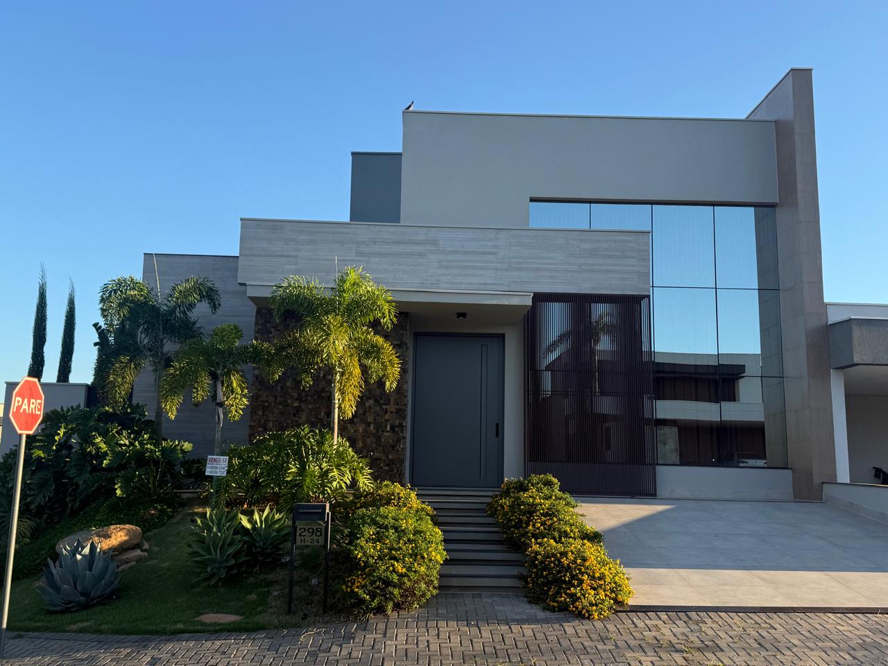 MINI MANSAO DE PADRAO - CONDOMINIO MARIA JOSE -INDAITUBA