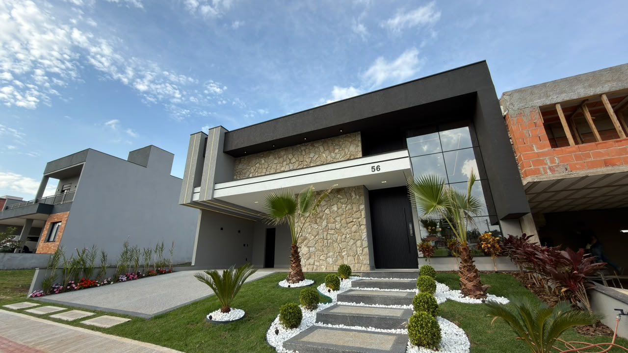 LINDA CASA TERREA CONDOMINIO LONDON PARK